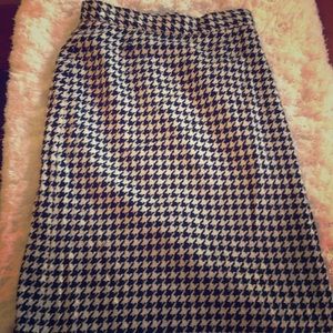 Houndstooth wool knee length skirt